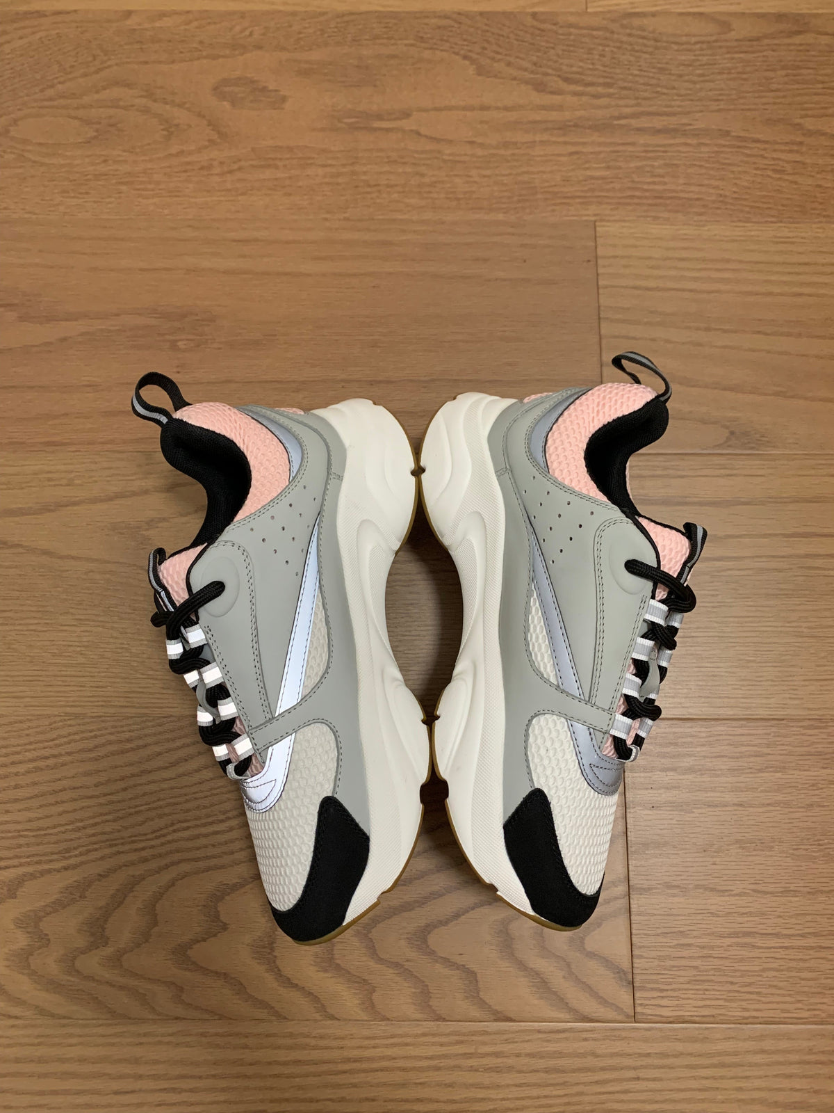 Sneakers B22