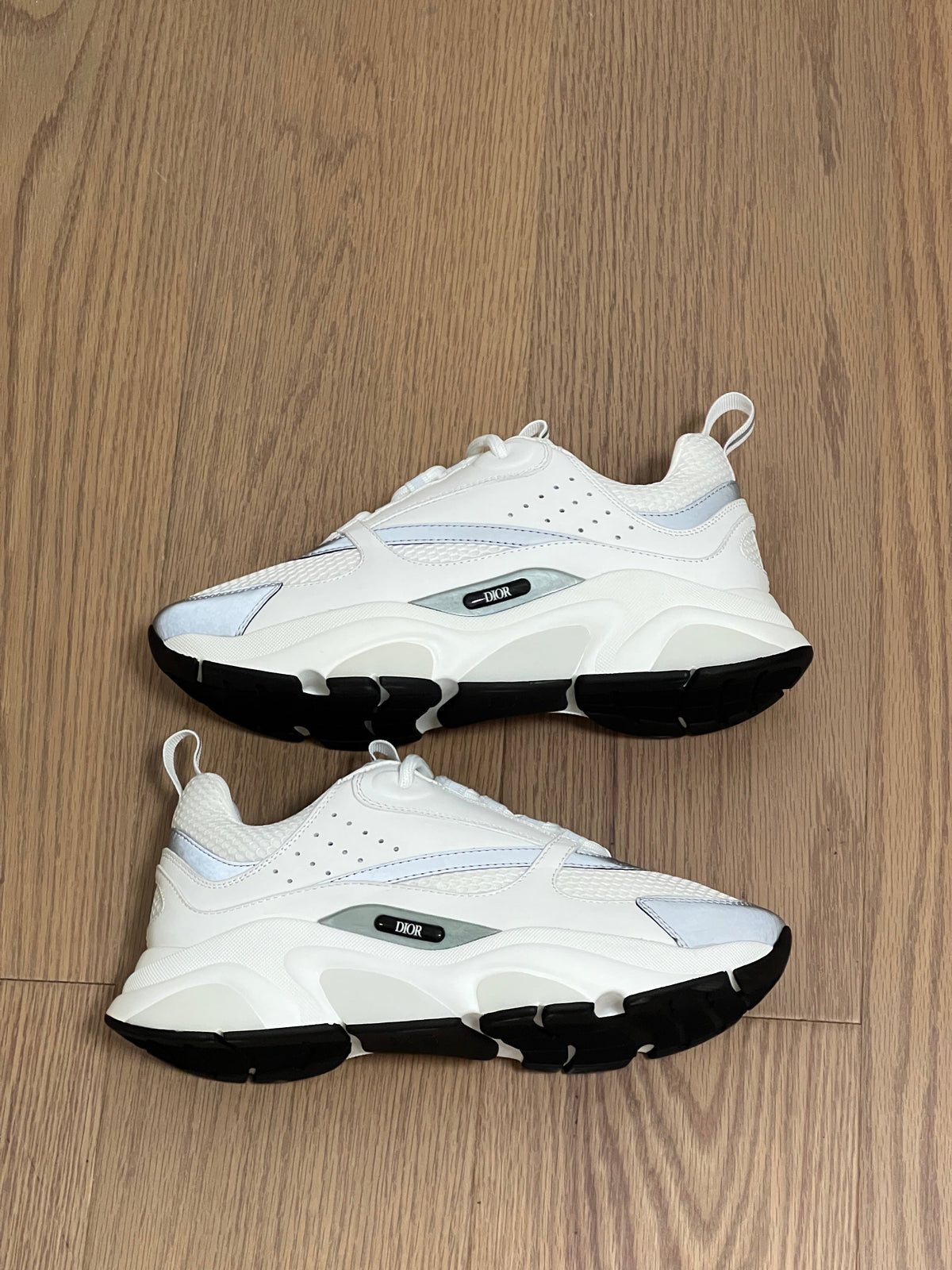 Sneakers B22