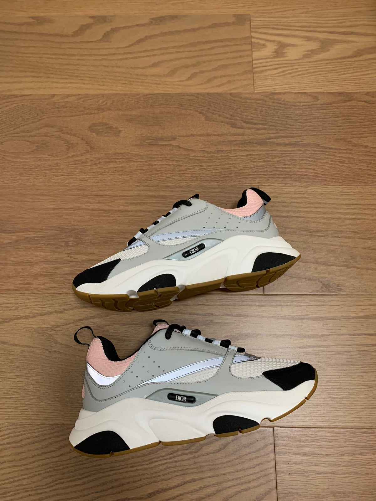 Sneakers B22